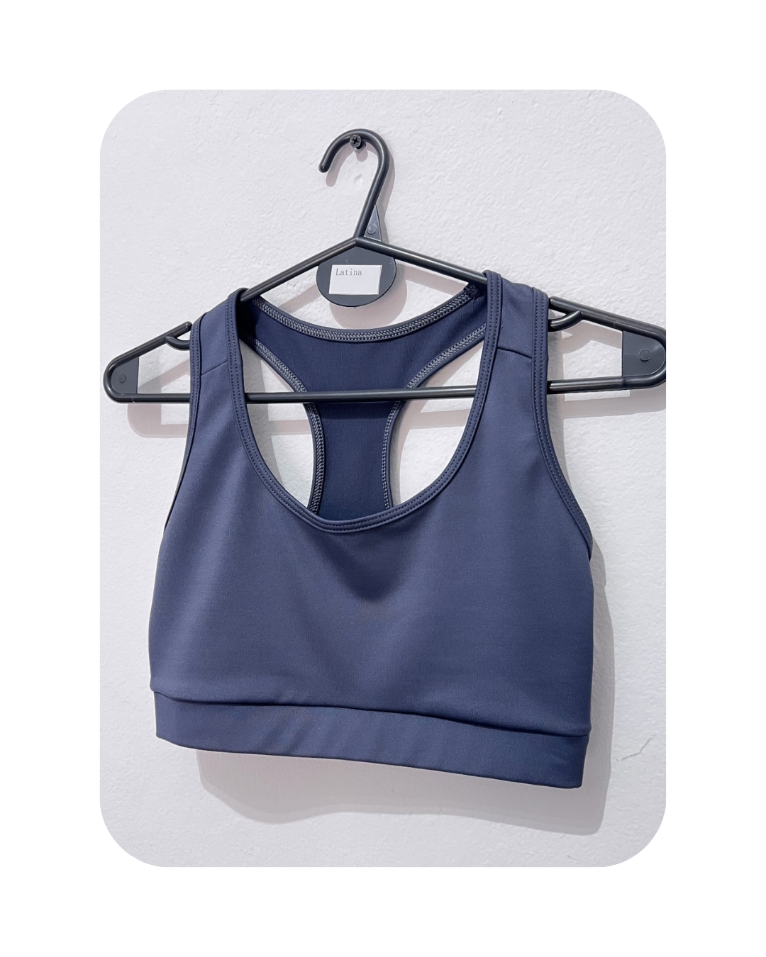 Top Latina gris topo